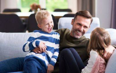 Ставьте конкретные задания и хвалите: советы, которые заставят вашего мужа больше времени проводить с ребенком - hochu.ua