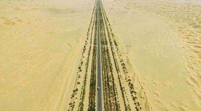 446 км трассы посреди безлюдной пустыни… Для чего китайцы это сделали? - leprechaun.land - Китай