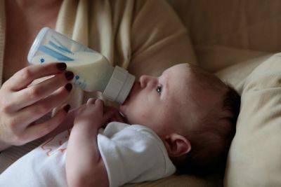 Как хранить грудное молоко и правильно его замораживать: важные лайфхаки для мамочек - vikna.tv