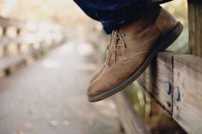 Почистить замшевую обувь несложно: вот как не повредить ткань - korisno.24tv.ua