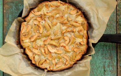 Самый быстрый яблочный пирог: ароматная выпечка на сковороде (РЕЦЕПТ) - hochu.ua