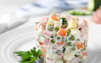 Замените один ингредиент – и оливье превратится в роскошный салат: как приготовить - hochu.ua