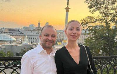Не спецпропуск, но... Жена Виктора Павлика похвасталась первым за 7 лет сюрпризом от него (ФОТО) - hochu.ua - Киев