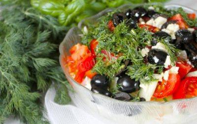 Новогодний шедевр вкуса: салат с кальмаром и рисом к новогоднему столу (РЕЦЕПТ) - hochu.ua