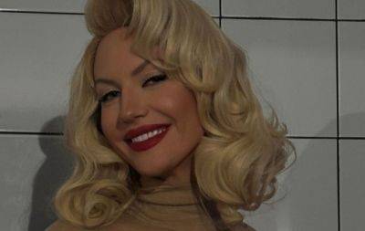 Невероятная блонда! Леся Никитюк устроила фотосессию в стиле Мэрилин Монро (ФОТО) - hochu.ua