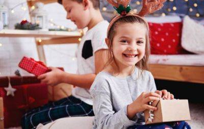 Что подарить ребенку в День Святого Николая 2023: ТОП-5 полезных гаджетов для младших школьников - hochu.ua