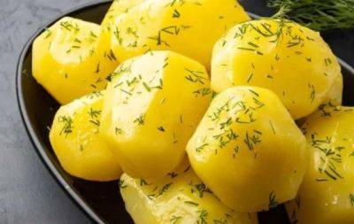 Хитрый трюк поможет приготовить картофель вдвое быстрее: понадобится секретный ингредиент - hochu.ua