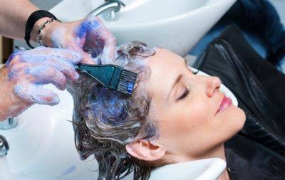 Покраска волос во время менструации – да или нет? Отвечаем на вопросы вместе с экспертами - hochu.ua