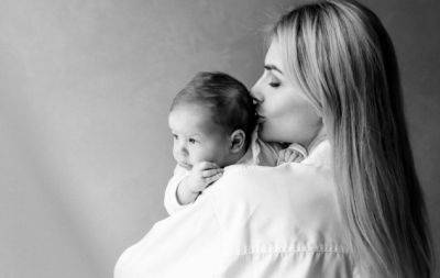 Жена Александра Зинченко впервые показала лицо младшей дочери и рассекретила ее имя (ФОТО) - hochu.ua - Украина