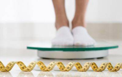 Дефицит калорий и больше движения: диетолог поделился инструкцией, которая поможет быстро похудеть к Новому году - hochu.ua