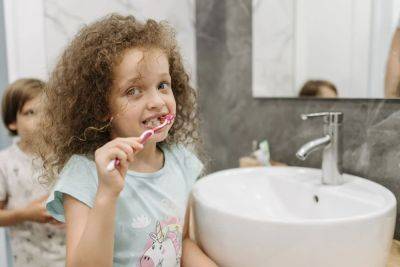 Внимательно следи за изменениями: когда должны выпадать молочные зубы — возраст и последовательность - vikna.tv