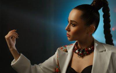 Певица YAROMIYA презентует рождественский хит "Щедрик" в тандеме с GLOVA (ВИДЕО) - hochu.ua