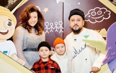 Монатик дебютировал в роли писателя: презентация Книги мечты прошла в кругу детей украинских защитников (ФОТО) - hochu.ua - Киев