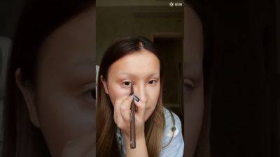 Девушка-визажист нарисовала себе лицо Моны Лизы: невероятное мастерство - clutch.net.ua - Киев