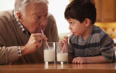 Медики рассказали, в каком возрасте нужно отказаться от молока: поберегите сердце - clutch.net.ua