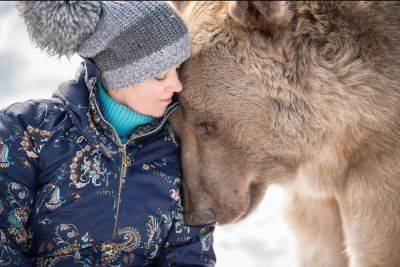 Обожает сгущенку и обниматься: в семье уже 28 лет живет настоящий медведь — как складывается их судьба (ФОТО) - clutch.net.ua - Россия