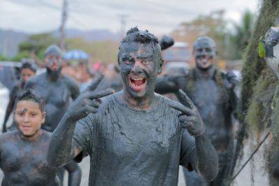 Сумасшедший парад грязи: Дмитрий Комаров отправится на альтернативный бразильский карнавал - clutch.net.ua - Бразилия - Рио-Де-Жанейро