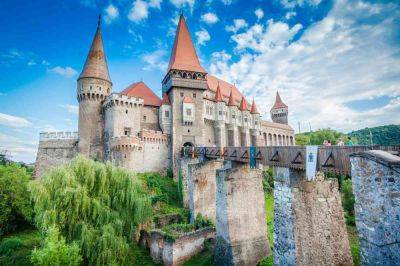 5 самых красивых замков мира - clutch.net.ua - Франция - Канада - Будапешт