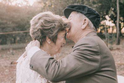 У супругов не было фотографий со свадьбы, но правнуки устроили им свадебную фотосессию 60 лет спустя (ФОТО) - clutch.net.ua - Сша