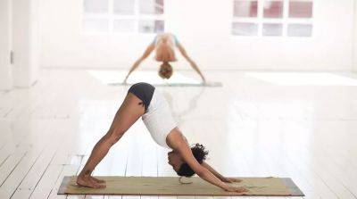 Простые упражнения для йоги: топ-5 упражнений для домашних занятий - beauty-lady.com.ua