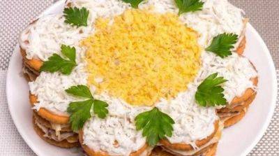 Салат с крекерами и рыбой в виде торта: рецепт - beauty-lady.com.ua - Англия - штат Массачусетс
