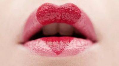 Пять способов сделать губы мягкими - beauty-lady.com.ua