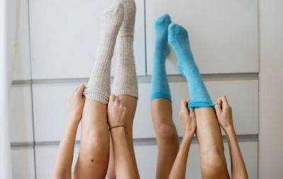 Как использовать дырявые носки в быту? Необычный совет от наших бабушек - hochu.ua - Россия