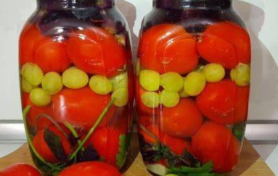Закроете сотню банок – и будет мало: самые вкусные маринованные помидоры (РЕЦЕПТ) - hochu.ua - Виноград