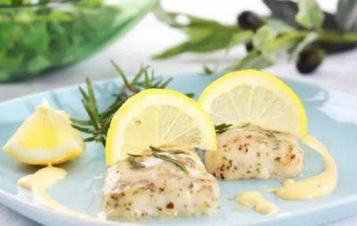 Нежная рыба в сметанном соусе за 30 мин: чудо-рецепт, который оценят даже дети - hochu.ua