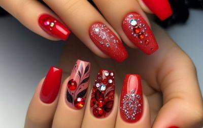 Самый модный декор красных ногтей: делаем стильный маникюр на зиму 2024 (ФОТО) - hochu.ua