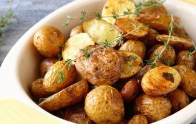 Самый простой гарнир: запеченная картошка будет невероятной благодаря секретному ингредиенту (РЕЦЕПТ) - hochu.ua