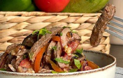 Сытный салат "Тбилиси" заменит вам все обеды и ужины: фантастически сытное блюдо (РЕЦЕПТ) - hochu.ua - Тбилиси