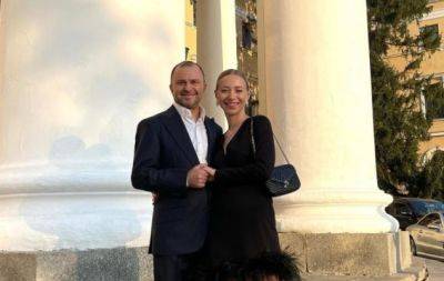 Жена Виктора Павлика узнала, что он ухаживал за другой. И вот, что она думает о "неверности" любимого - hochu.ua