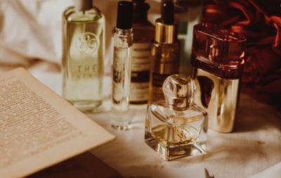 Идеальный вариант! 3 признака, которые помогут понять, что выбранный парфюм вам подходит - hochu.ua