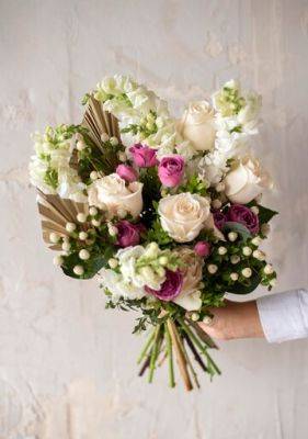 Почему дарят цветы: причины дать красивый подарок - ladyspages.com