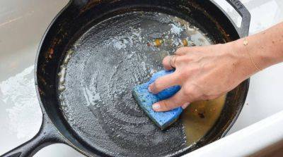 Способы очистки сковороды от застарелого нагара - e-w-e.one